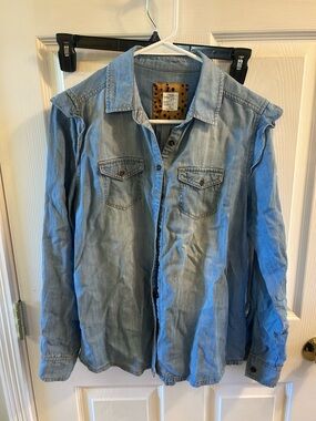 Good Hart Denim Button-Down Shirt - Light Blue